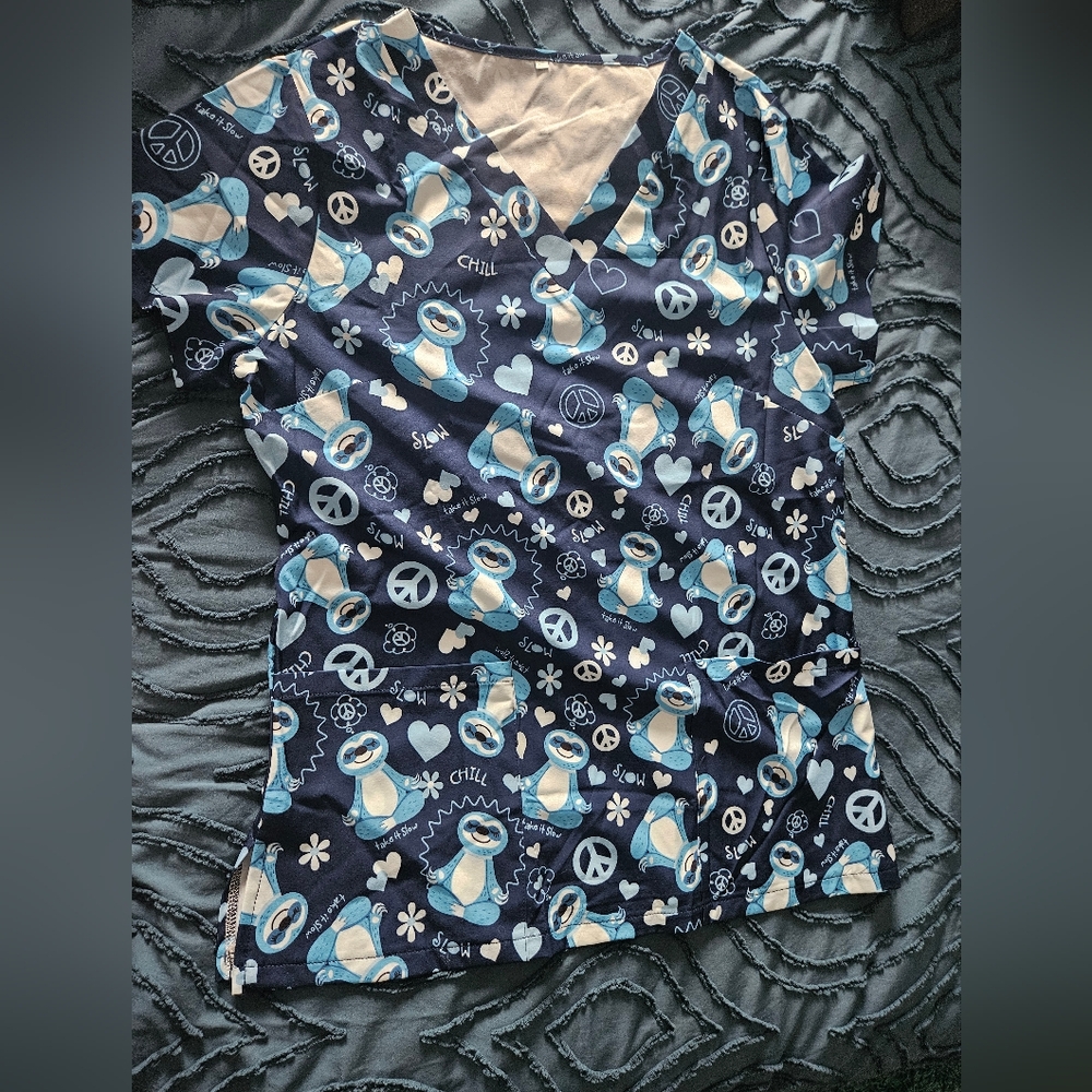 Blue sloth yoga print womens small scrub top with pockets